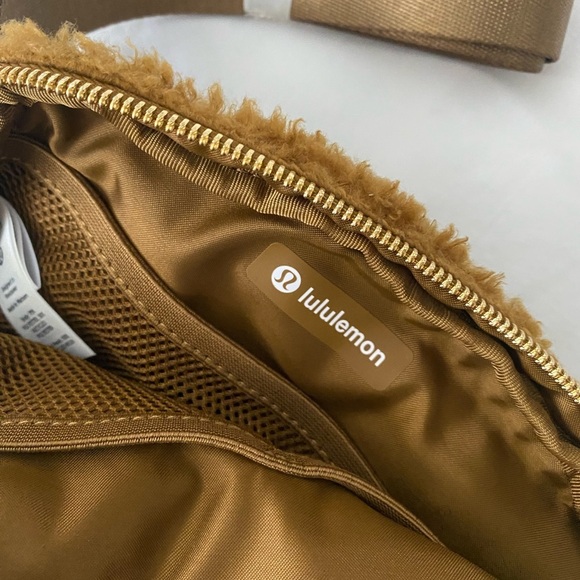 Lululemon everywhere belt bag Sherpa\fleece in camel : tan : brown - Picture 8 of 14